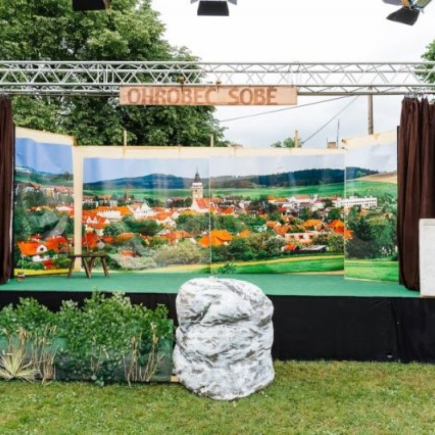 Vesničko-má-středisková